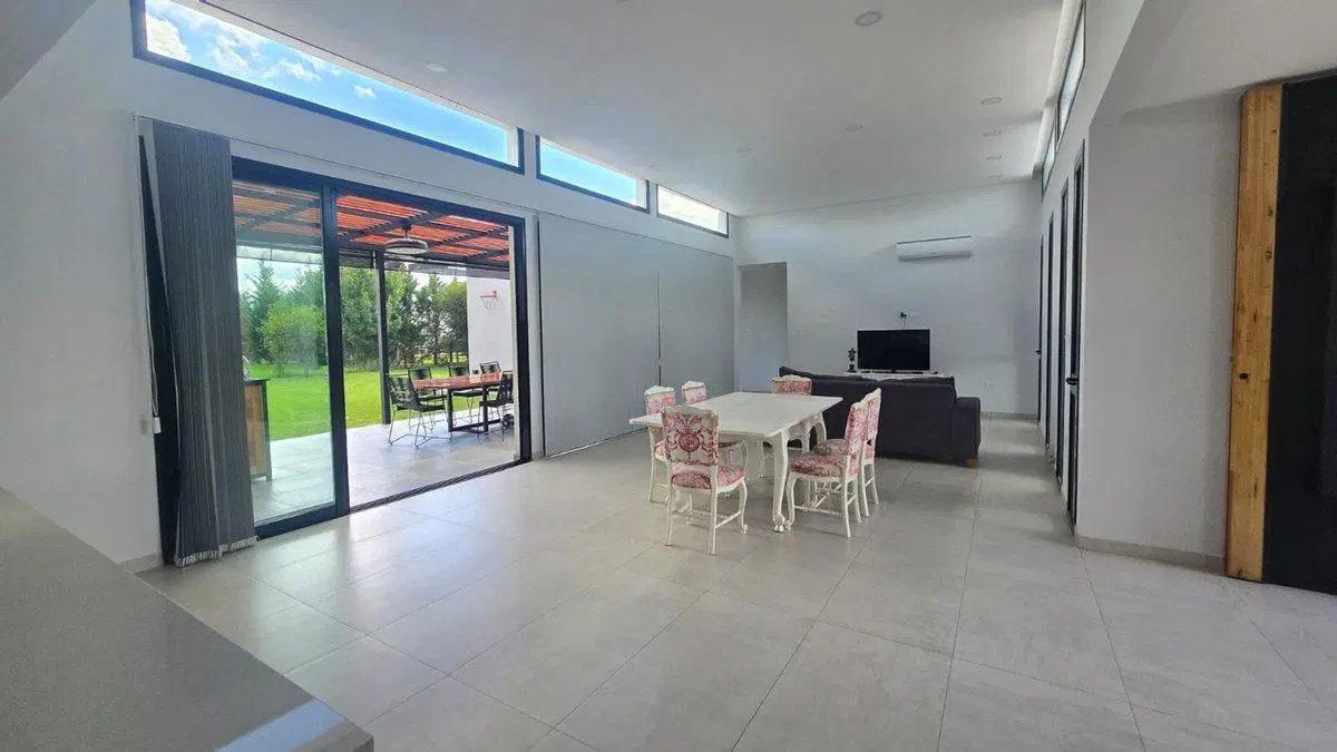 VENTA CASA 5 AMBIENTES BARRIO LA ALAMEDA  ESTRENAR 2