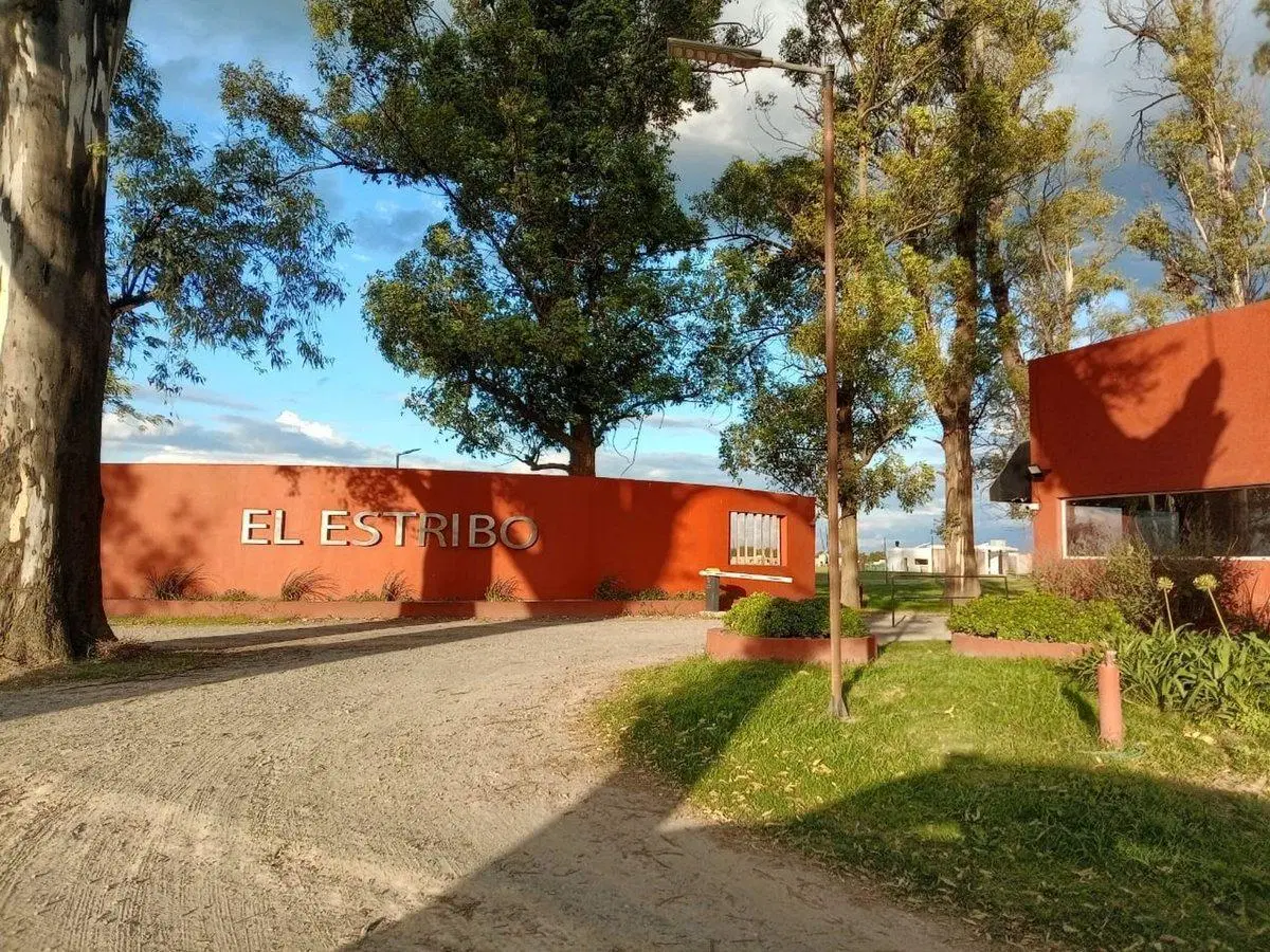 VENTA LOTE BARRIO LOS TRES PINOS GRAL RODRIGUEZ 5