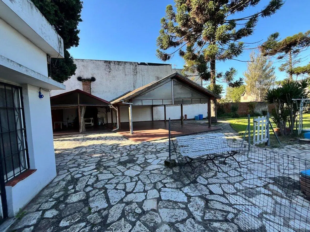 VENTA CASA 4 AMB PILETA, COCH, QUINCHO  V Udaondo 5