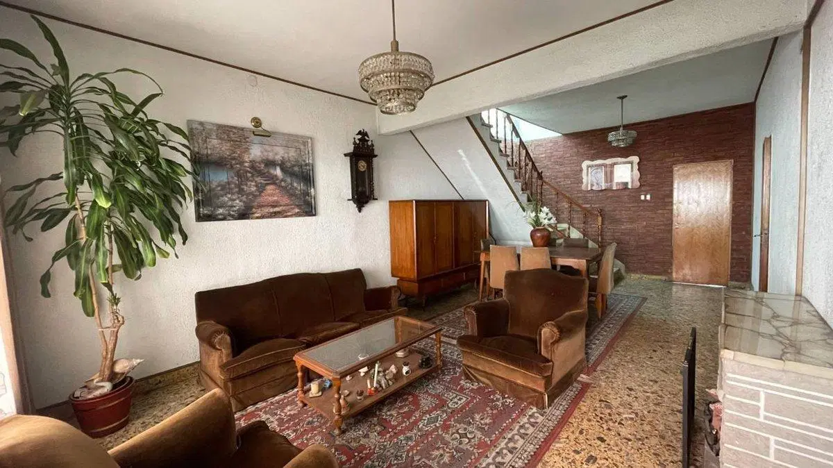 CASA EN VENTA 4 AMBIENTES EN SAN MARTIN - PILETA 4
