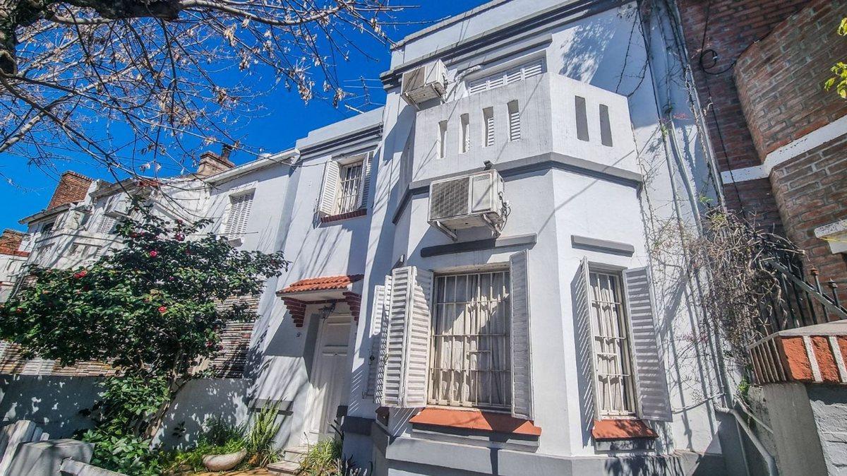 VENTA CASA 7 AMBIENTES EN VERSALLES PATIO TERRAZA