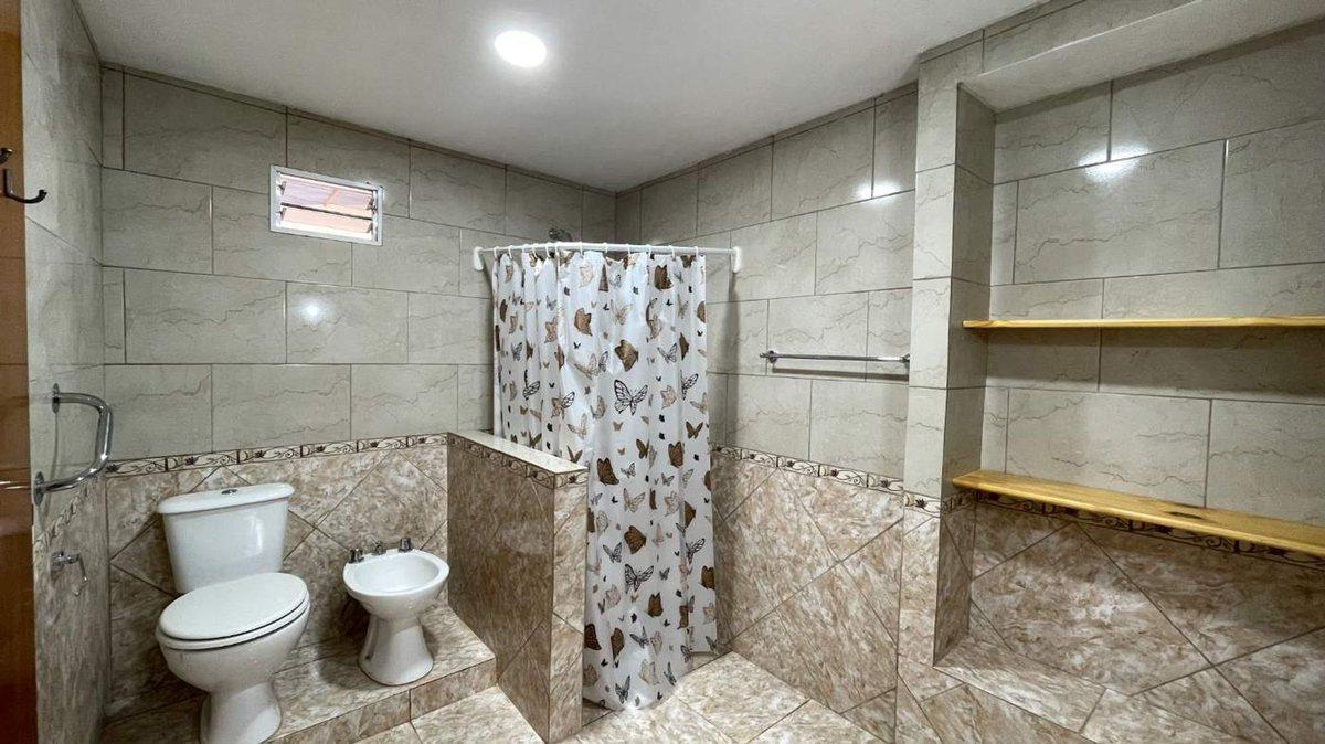 VENTA CASA 3 AMBIENTES VILLA MAIPU GARAGE Y PATIO