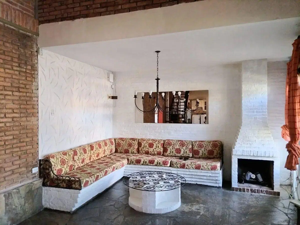 VENTA CASA 5 AMB PILETA COCHERA JARDIN BERAZATEGUI 3