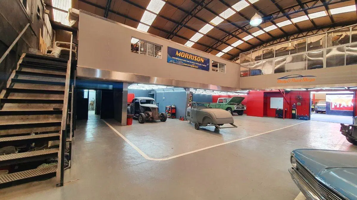 Venta Galpones en Parque Leloir 4