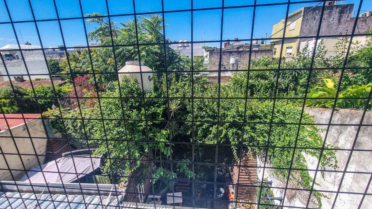 VENTA PH 4 AMBIENTES EN MONTE CASTRO CON PATIO