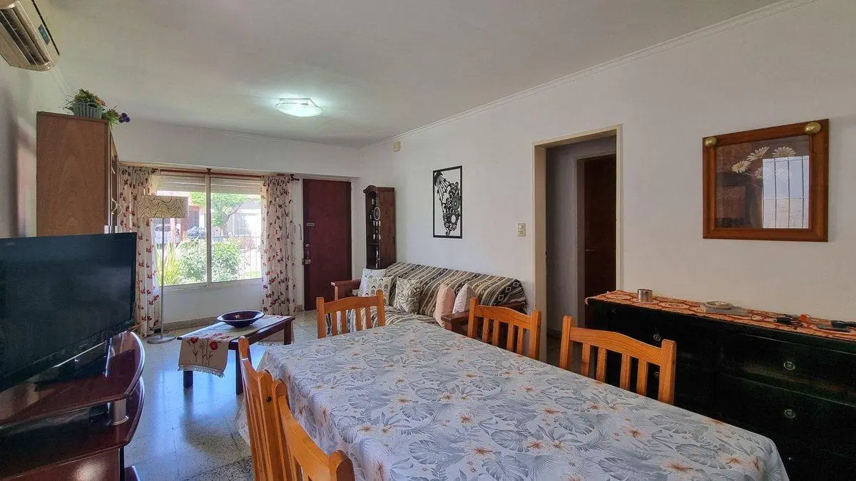 CASA 3 AMBIENTES VENTA LOBOS CON JARDIN Y QUINCHO 5
