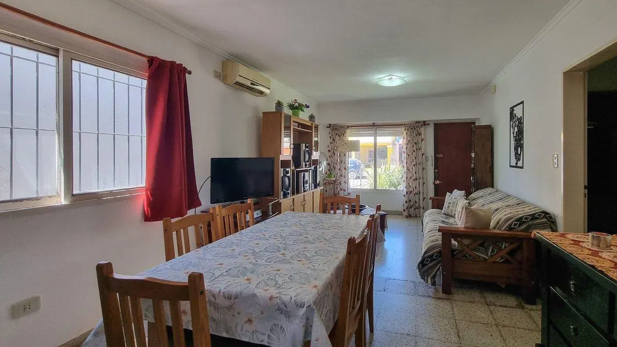 CASA 3 AMBIENTES VENTA LOBOS CON JARDIN Y QUINCHO 3