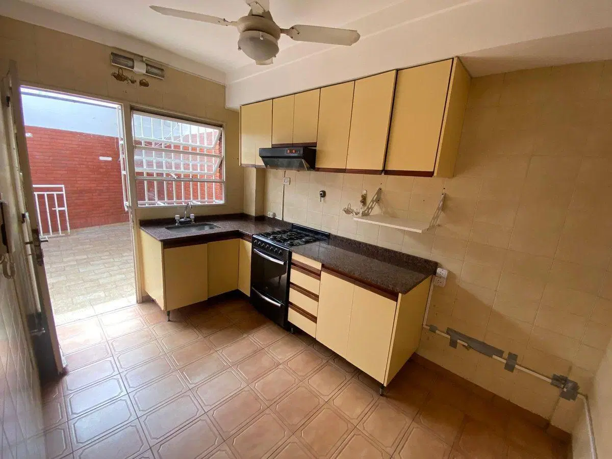 VENTA PH 3 AMB CON COCHERA Y PATIO VILLA LURO 5
