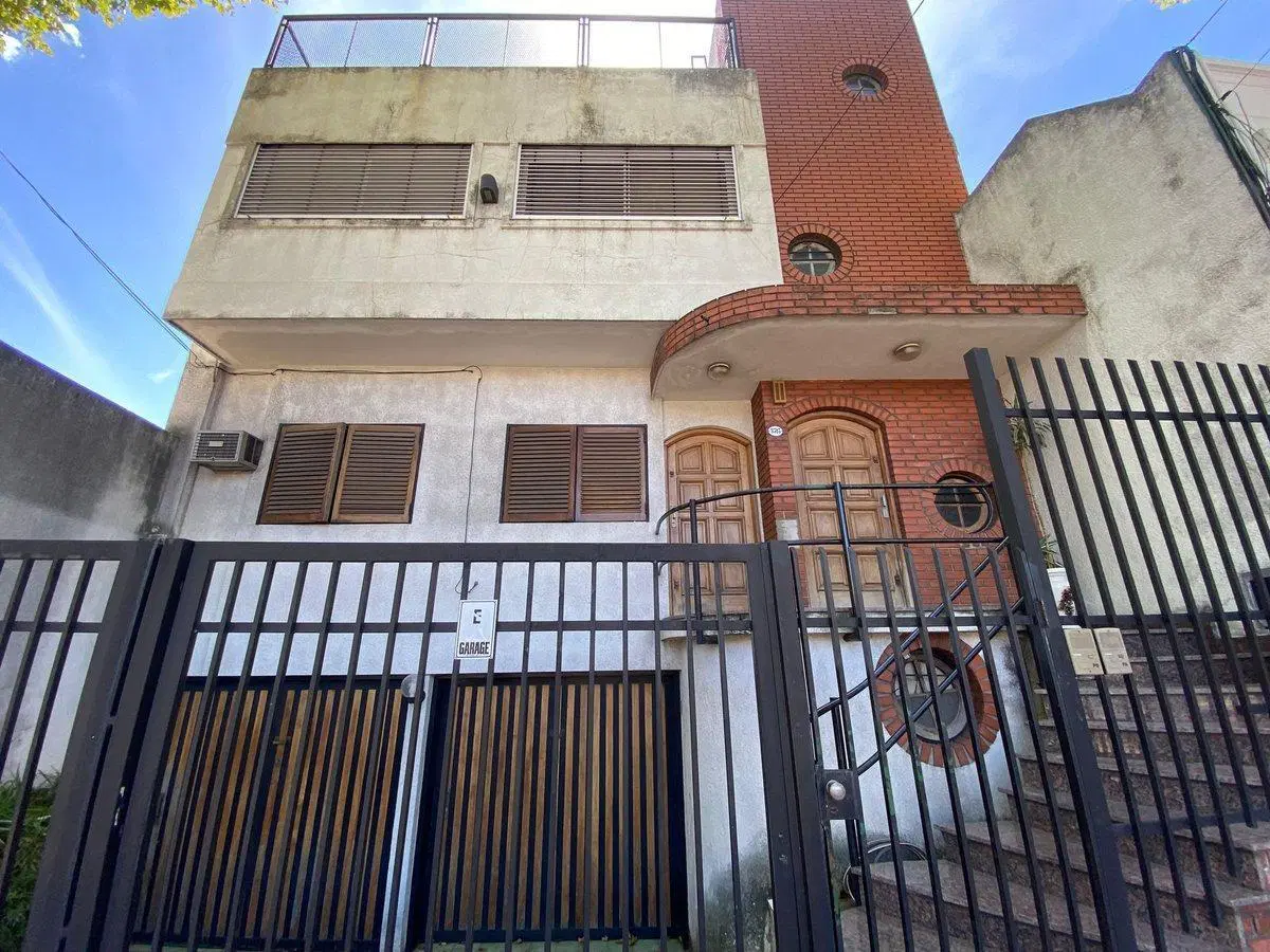 VENTA PH 3 AMB CON COCHERA Y PATIO VILLA LURO 4