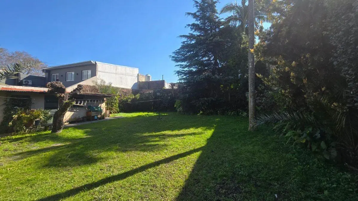 VENTA CASA MONTE CASTRO DOBLE LOTE FONDO LIBRE 3