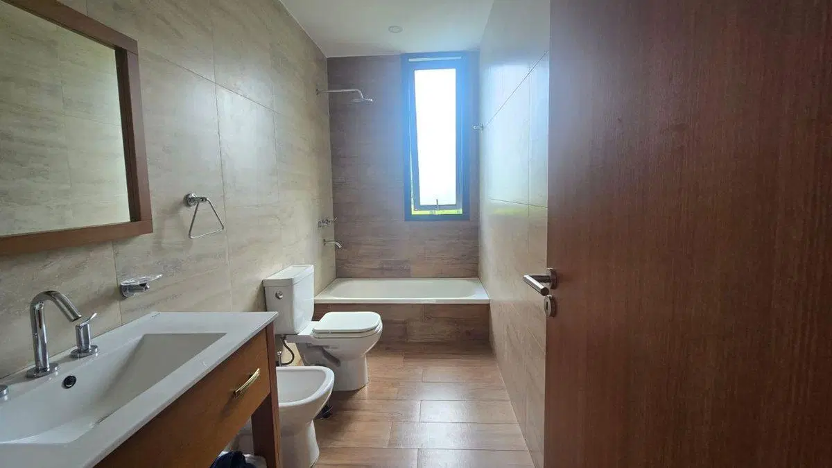 VENTA CASA 5 AMBIENTES BARRIO LA ALAMEDA  ESTRENAR 5