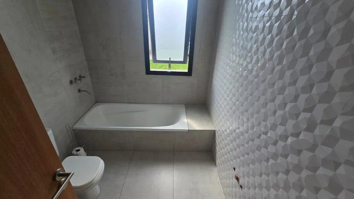 VENTA CASA 5 AMBIENTES BARRIO LA ALAMEDA  ESTRENAR 8