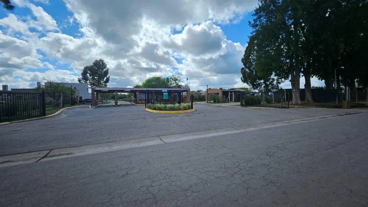 LOTE EN BARRIO PRIVADO SANTO TOMAS 5
