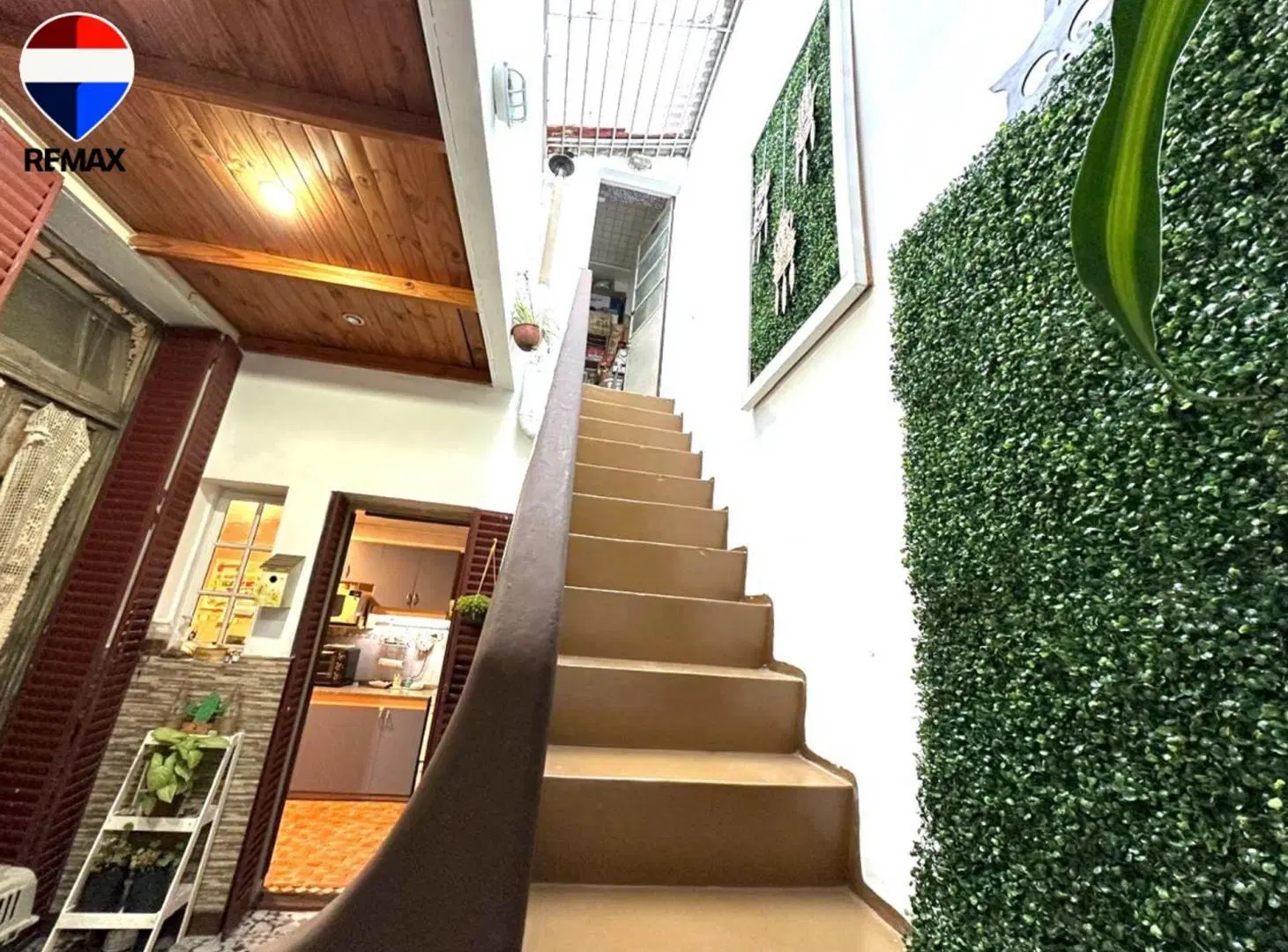 VENTA CASA 4 AMBIENTES COCHERA TERRAZA VELEZ SARFI 5