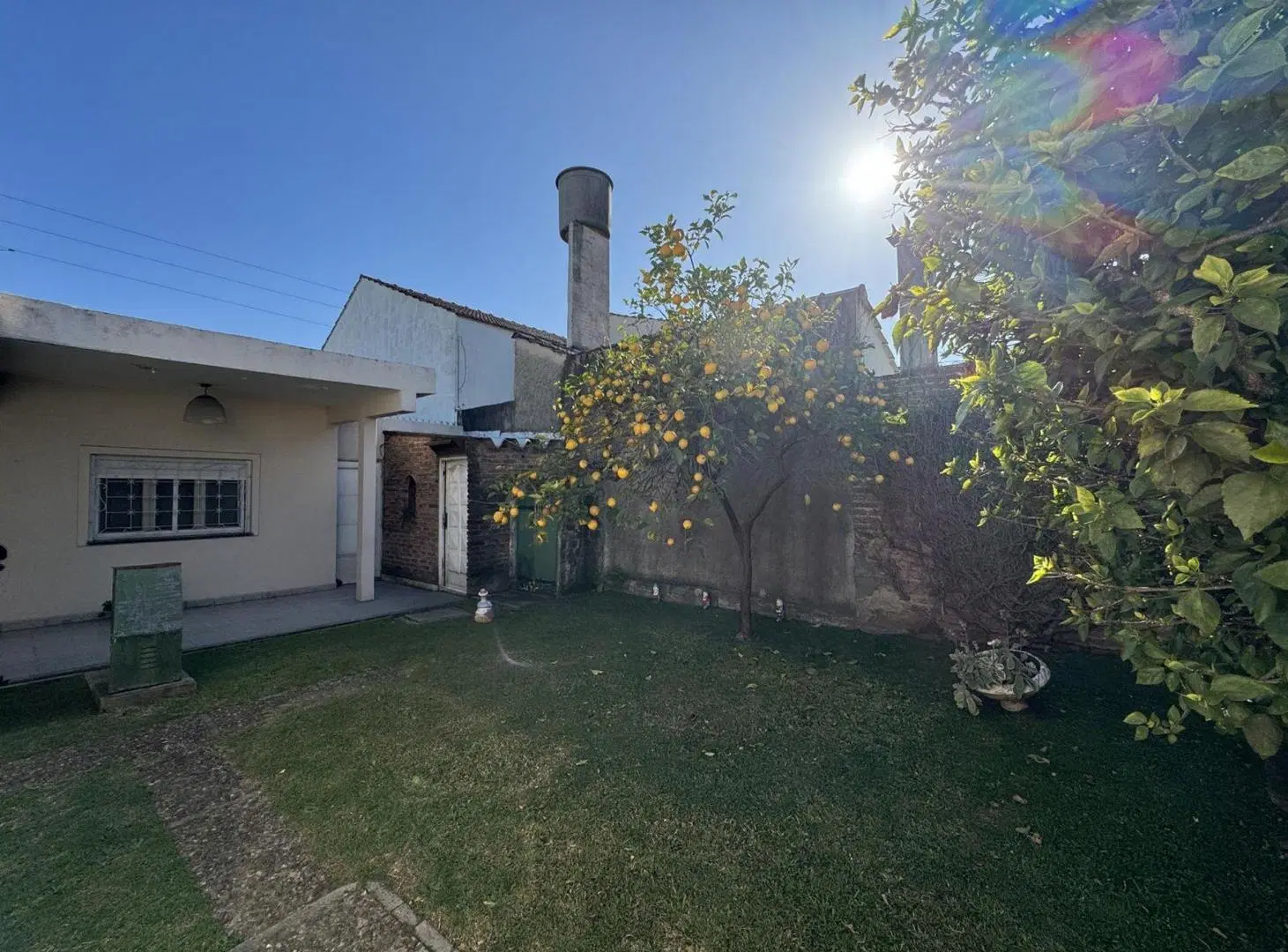 VENTA CASA 3 AMB MORON JARDIN  Y 2 COCHERAS 4