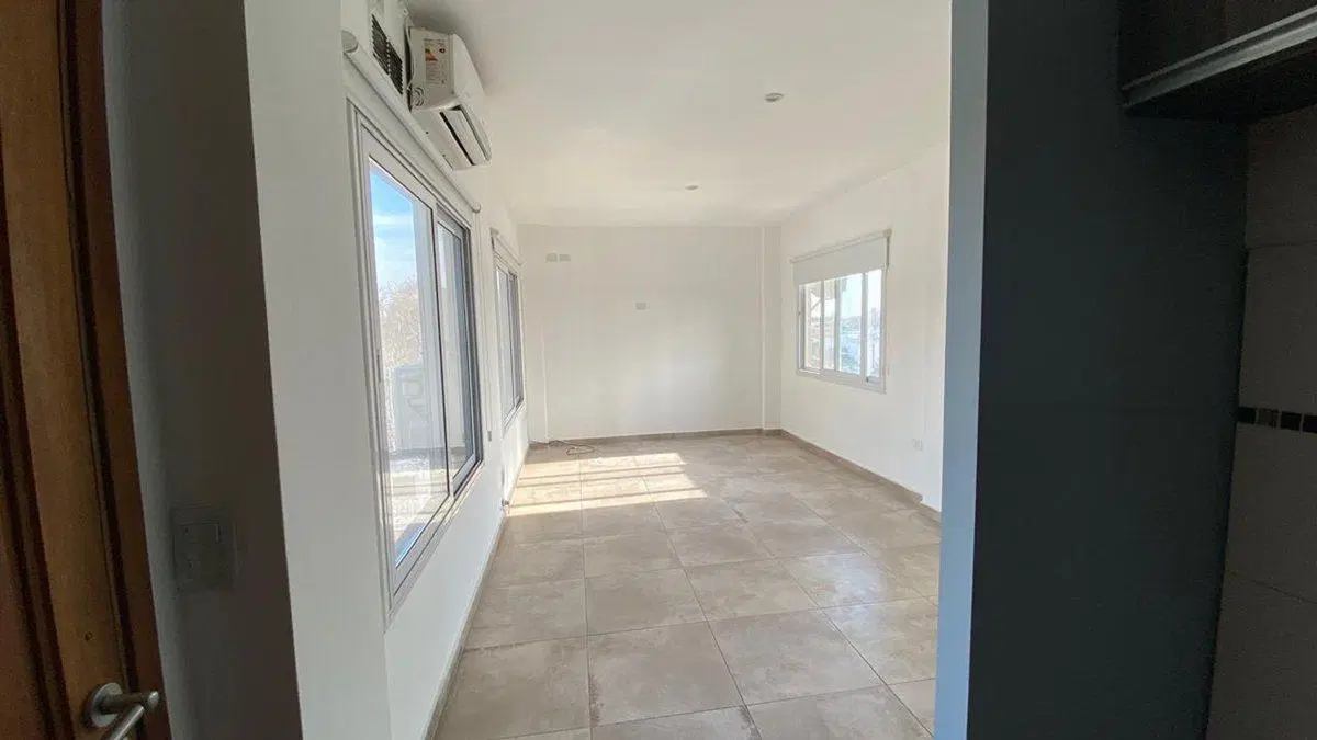 VENTA DEPARTAMENTO 2 AMBIENTES 4 PISO MERLO 3