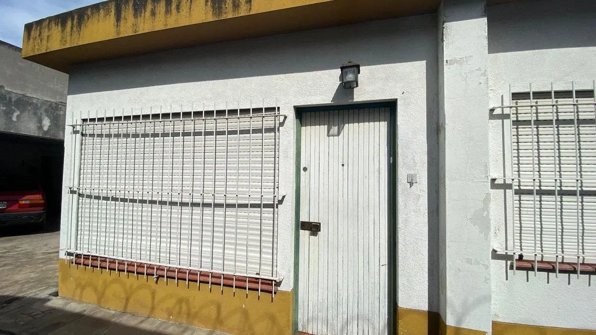 VENTA PH 2 AMBIENTES PB MORENO CON COCHERA 8