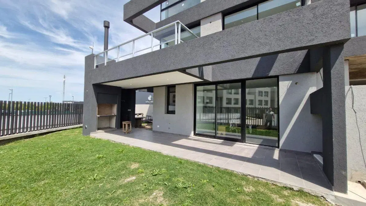 NORDELTA CASA TRIPLEX VENTA  4 AMBIENTES SERENITY 1