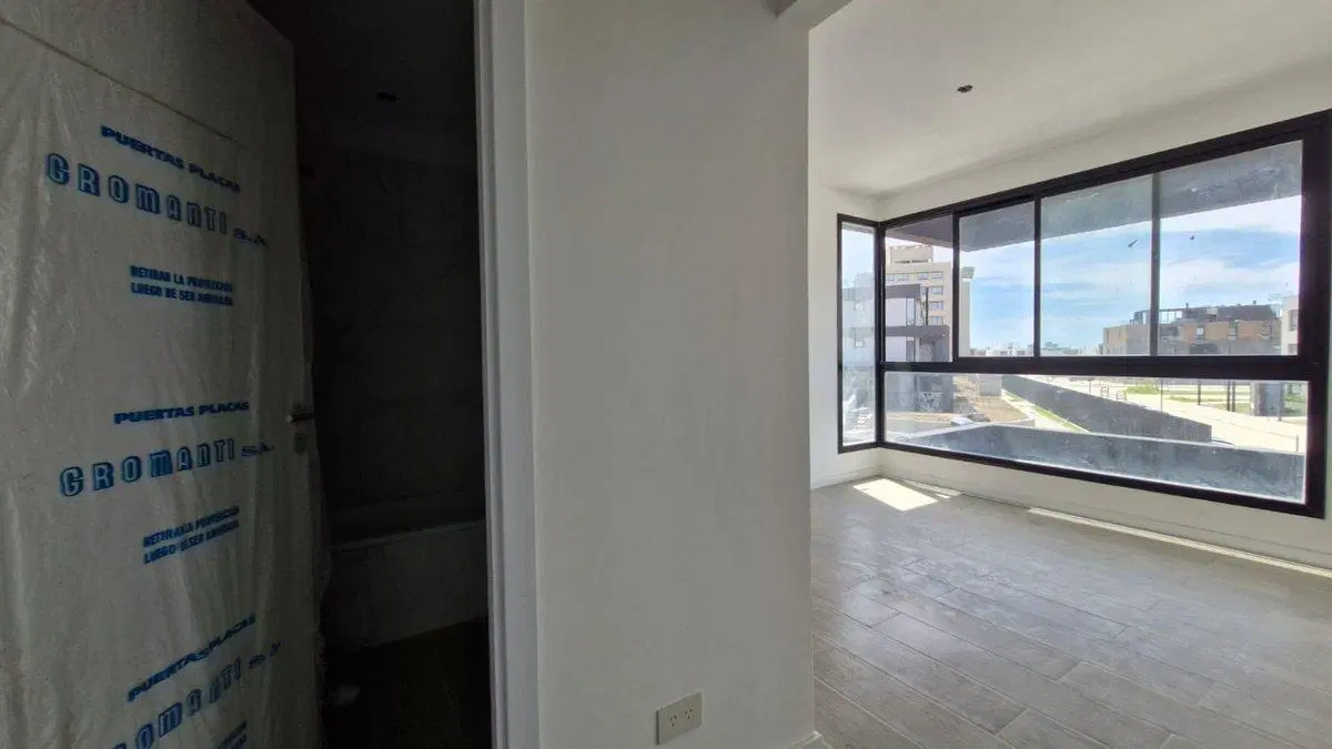 NORDELTA CASA TRIPLEX VENTA  4 AMBIENTES SERENITY 4