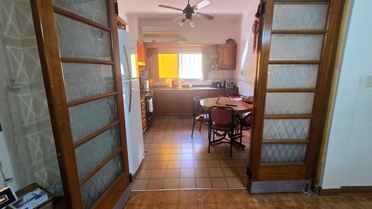 Foto de VENTA CASA MONTE CASTRO DOBLE LOTE FONDO LIBRE, imagen 3