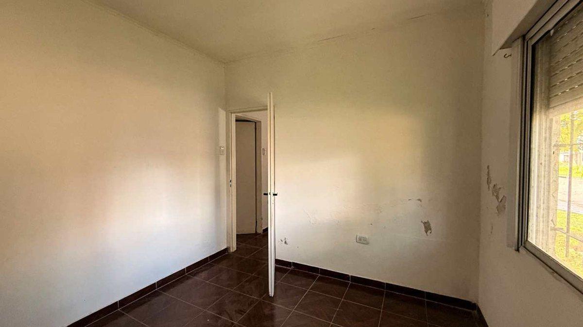 Foto de VENTA PH 3 AMBIENTES EN BURZACO C/COCHERA-PATIO, imagen 2