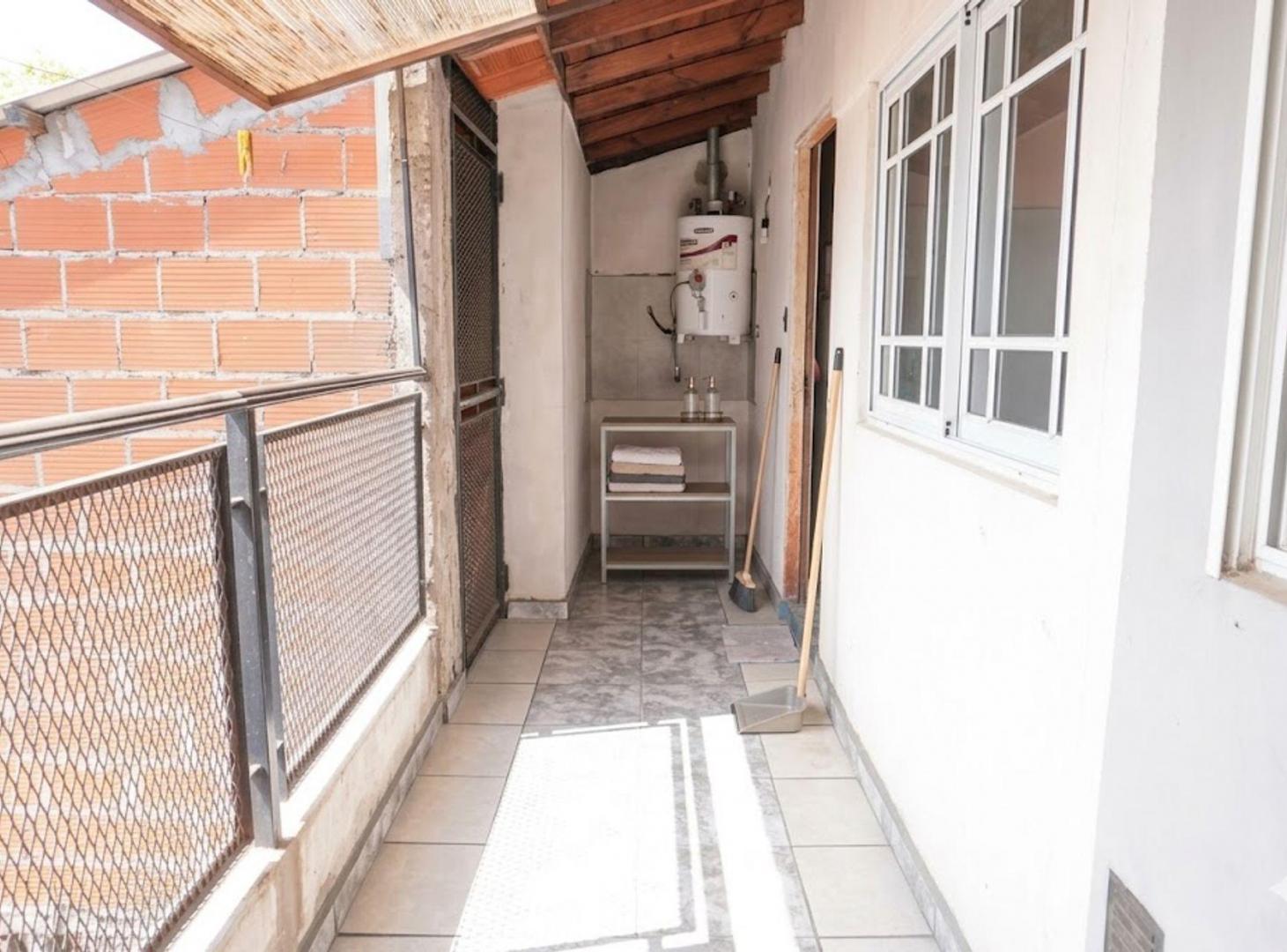 Foto de VENTA DEPARTAMENTO 2 AMB C/BALCON PASO DEL REY, imagen 4