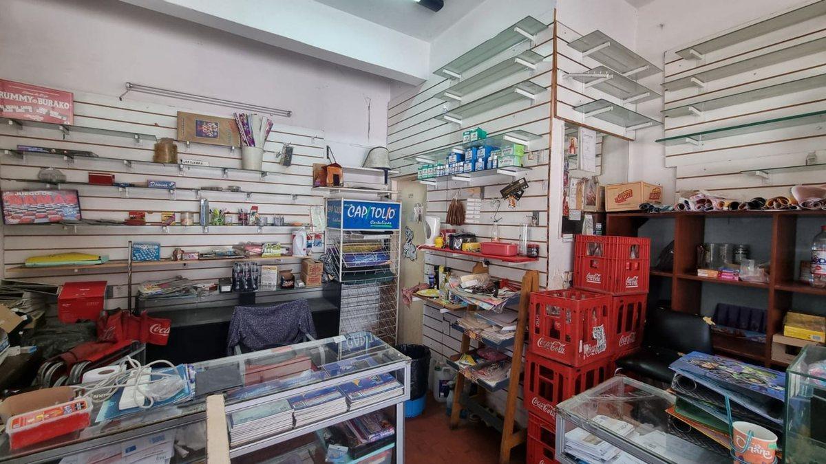 Foto de LOCAL EN VENTA EN VILLA LUGANO EN ESQUINA, imagen 1