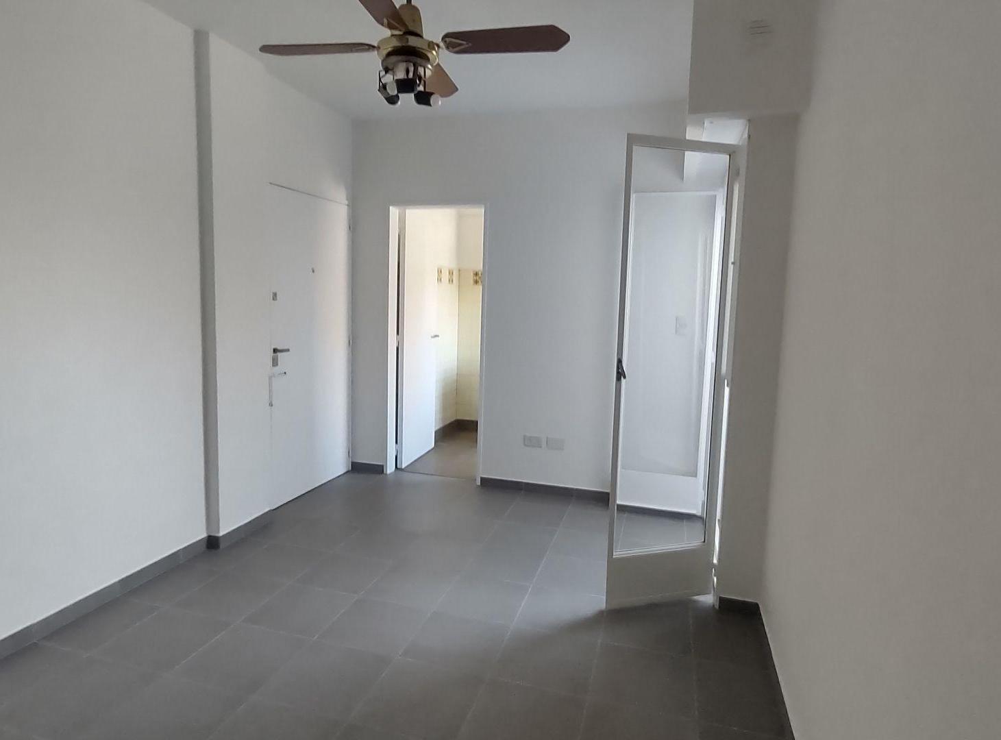 Foto de ALQUILER DEPARTAMENTO VILLA GRAL MITRE 2 AMBIENTES, imagen 2
