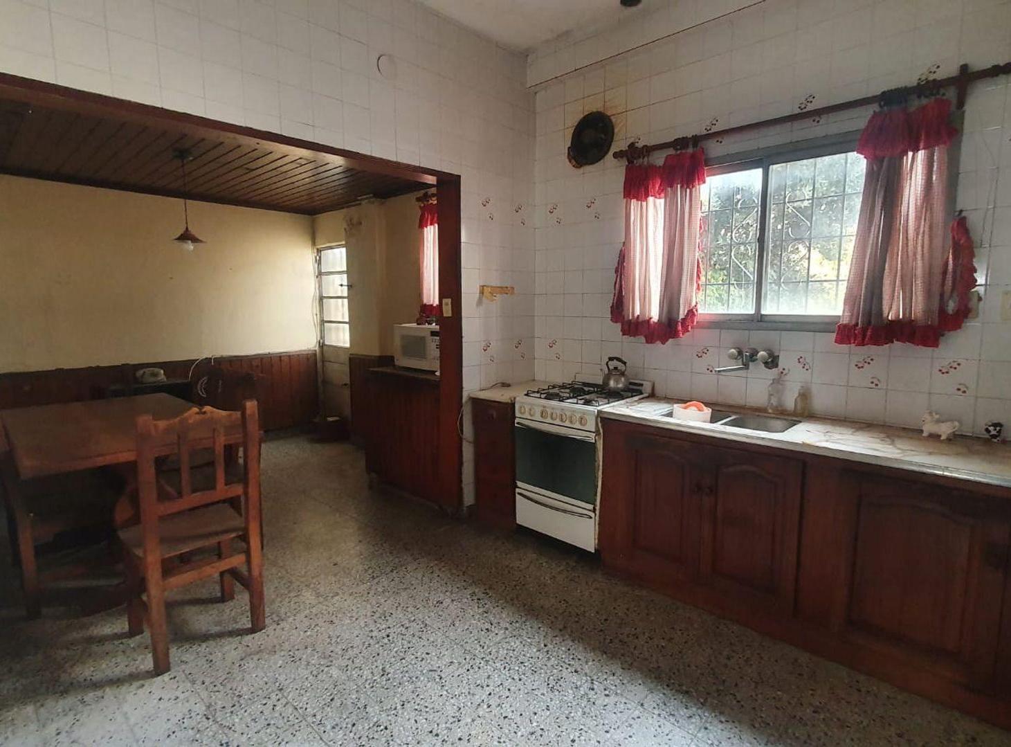 Foto de Casa en Venta en Ituzaingó a reciclar / Jardín, imagen 3