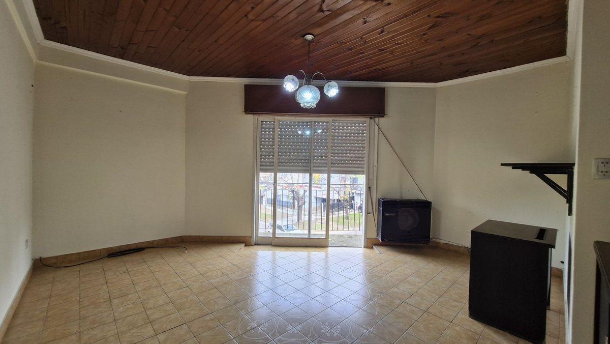 Foto de ALQUILER PH FLORENCIO VARELA 4 AMBIENTES CENTRO, imagen 5