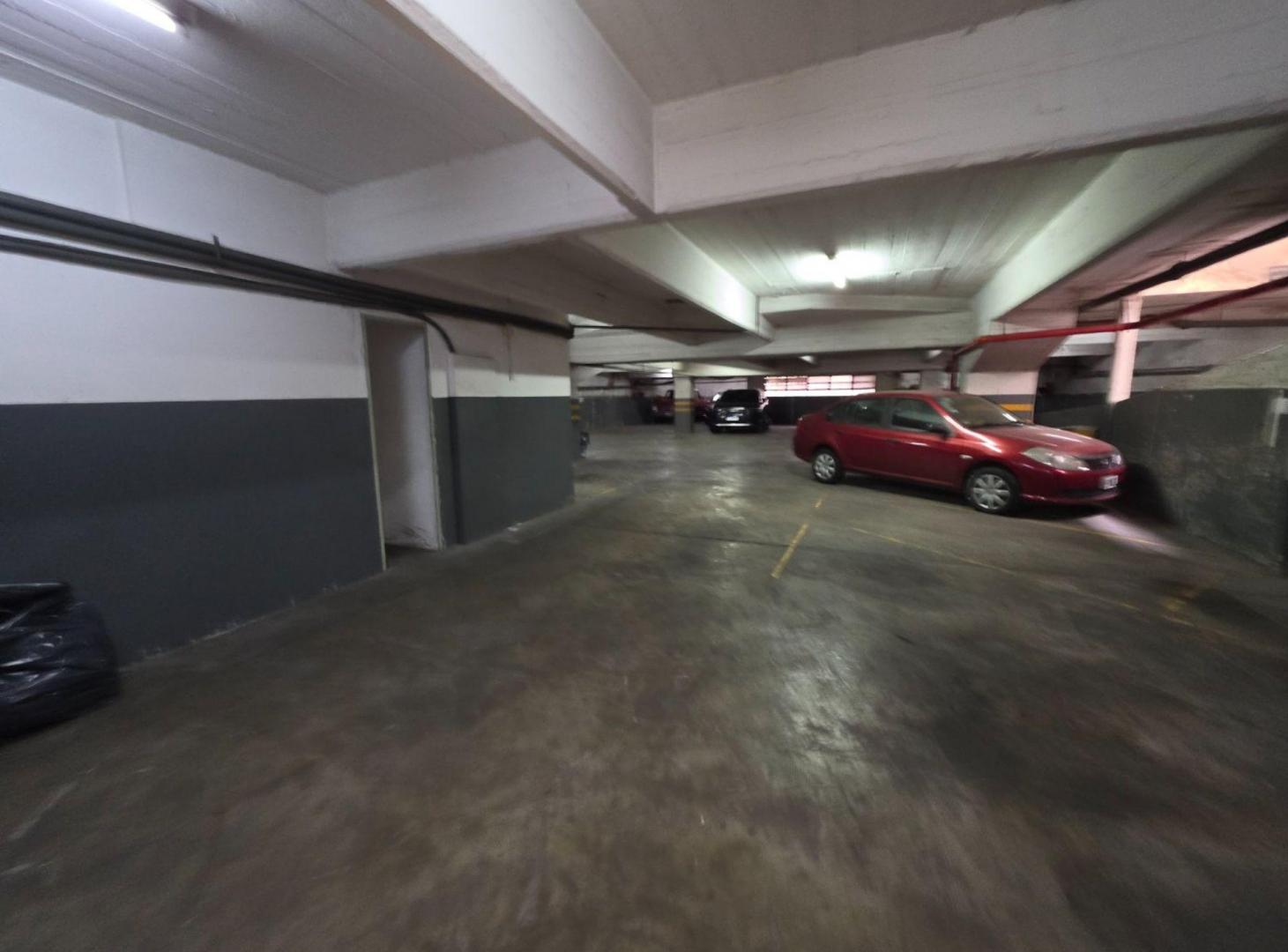 Foto de VENTA ESPACIO GUARDA COCHE - AMPLIO - VILLA LURO, imagen 3