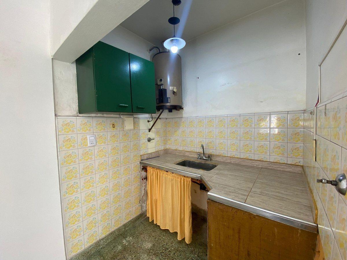 Foto de VENTA PH 2 AMBIENTES PB MORENO CON COCHERA, imagen 4