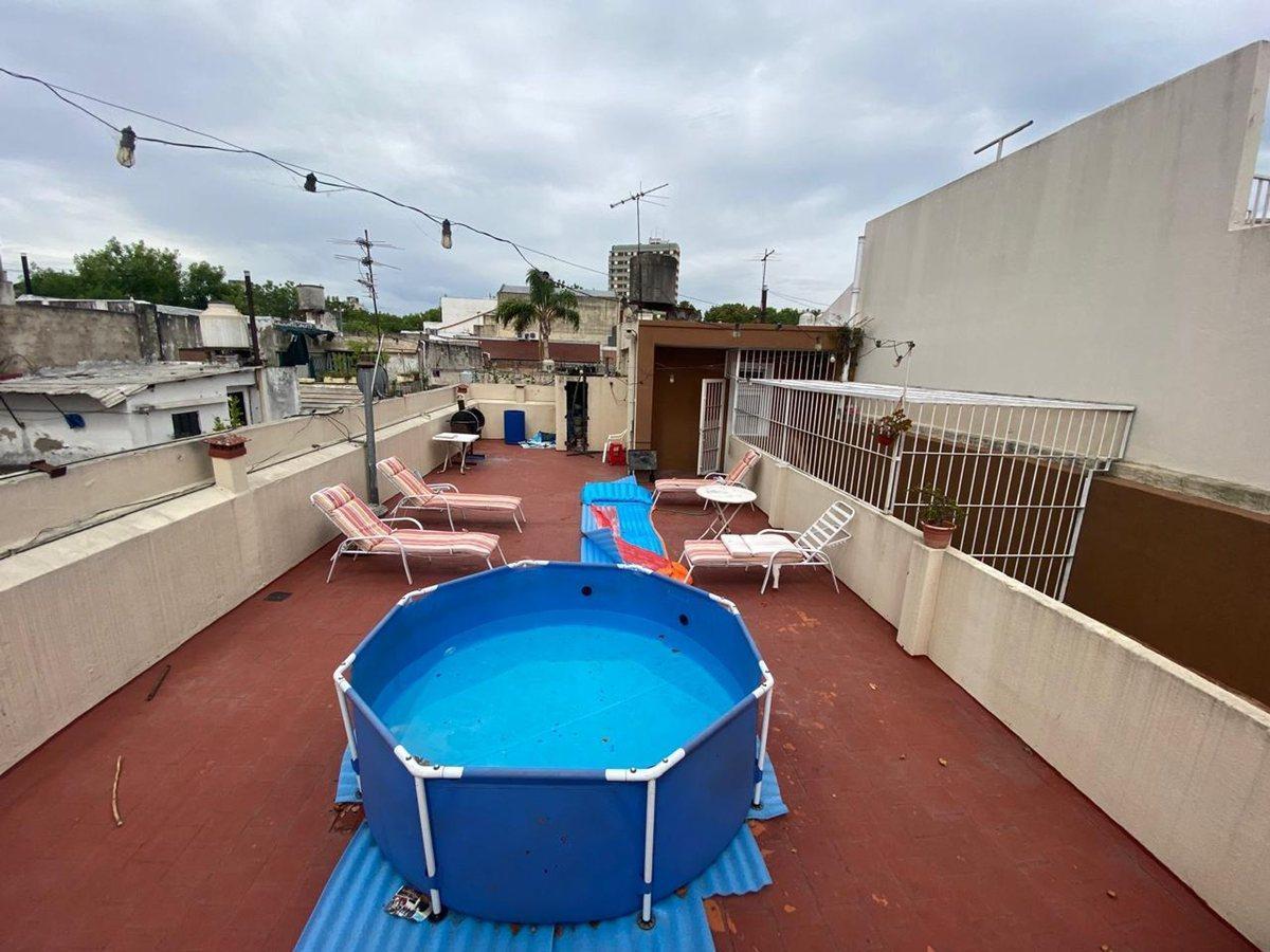Foto de VENTA CASA 4 AMB CON 2 LOCALES VELEZ SARFIELD, imagen 1