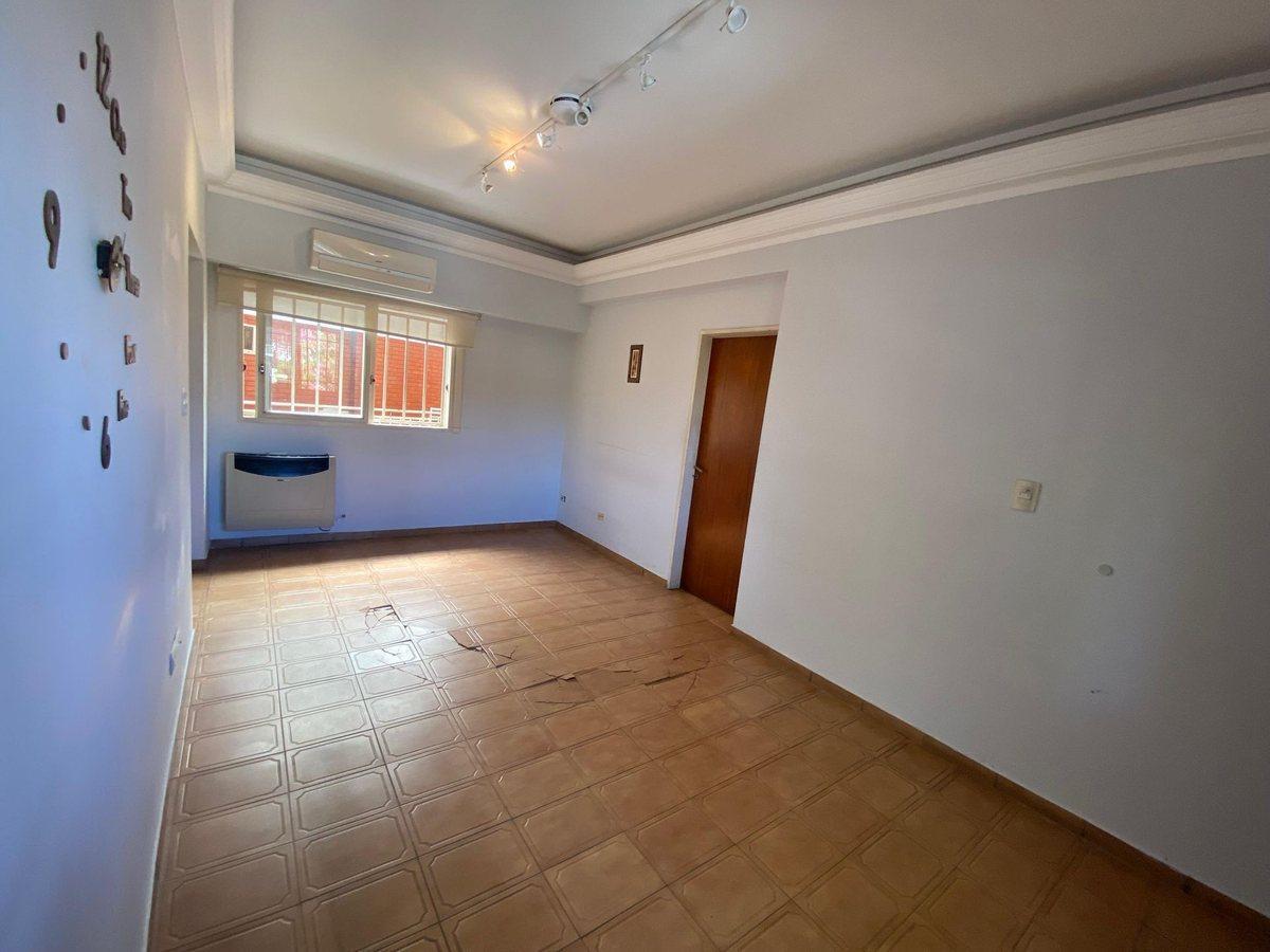 Foto de VENTA PH 3 AMB CON COCHERA Y PATIO VILLA LURO, imagen 2