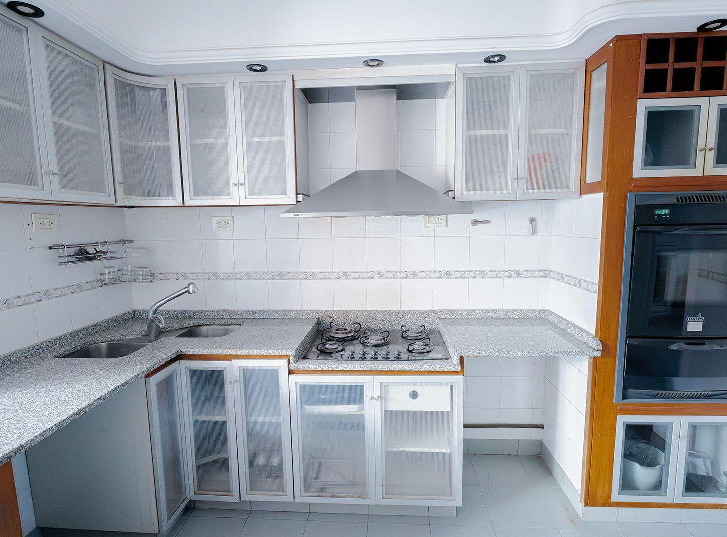 Foto de VENTA CASA 4 AMBIENTES - DEVOTO - PILETA QUINCHO, imagen 2