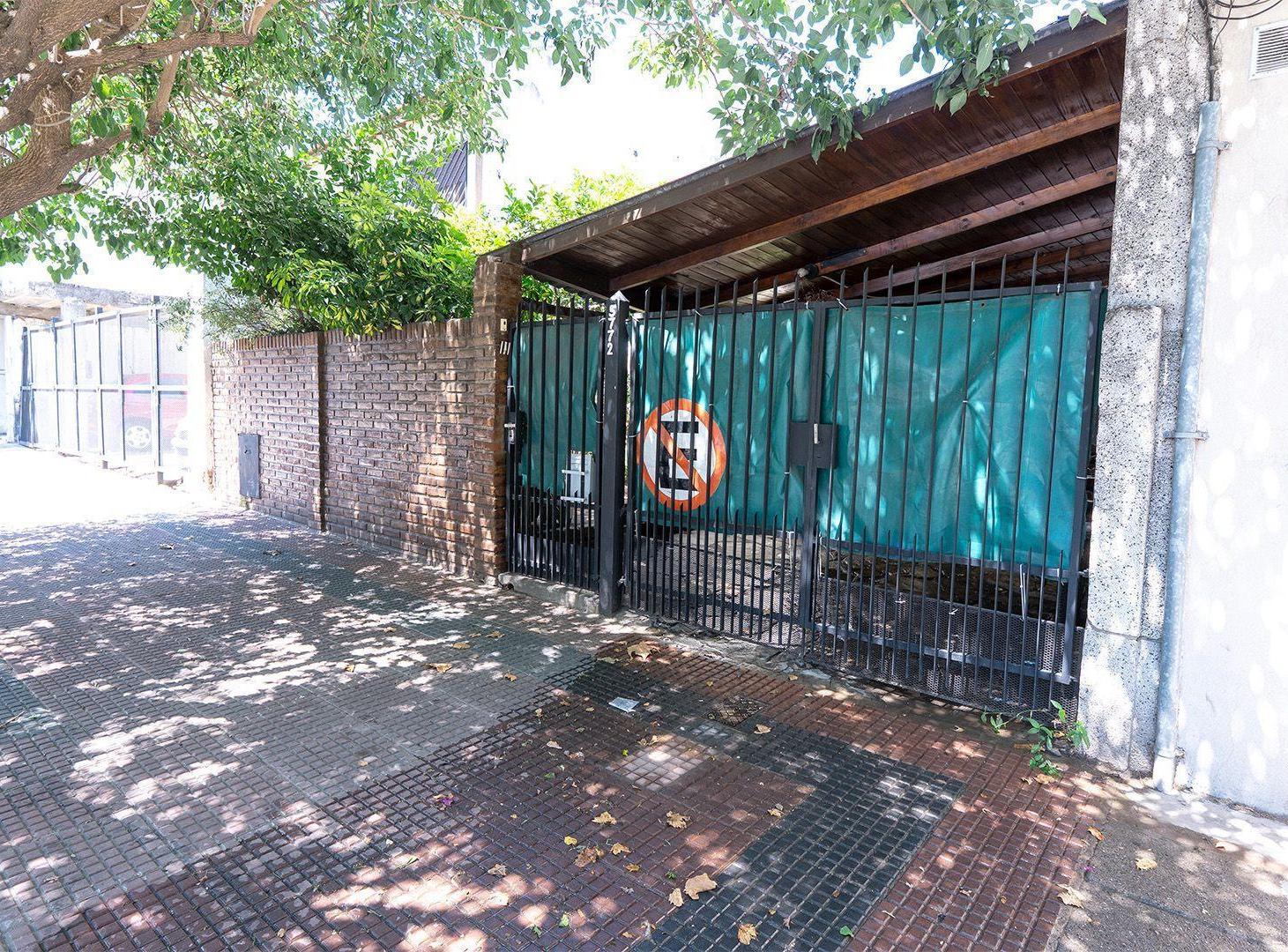 Foto de VENTA CASA 7 AMBIENTES VILLA PUEYRREDON CABA, imagen 1