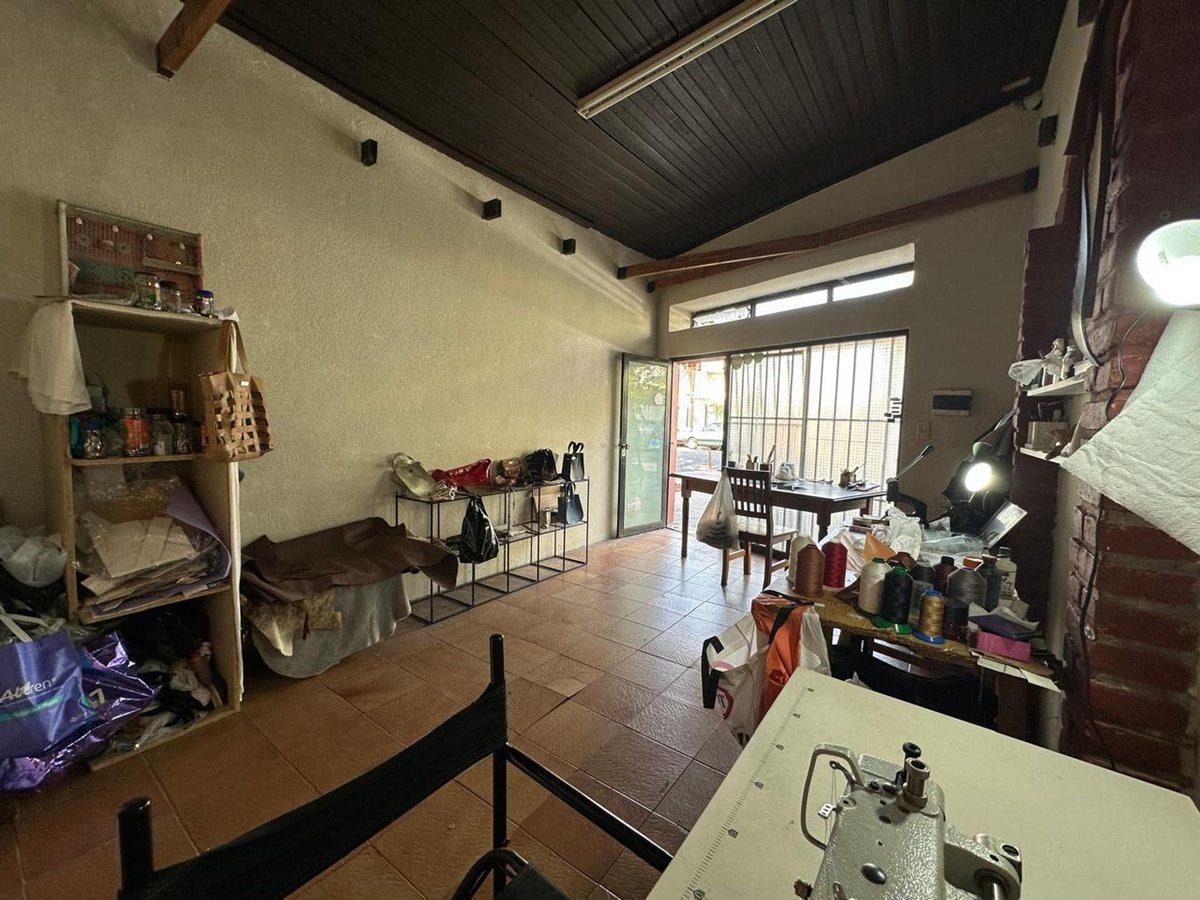 Foto de VENTA EN BLOCK 2 PH 6 AMB C/LOCAL VELEZ SARSFIELD, imagen 3