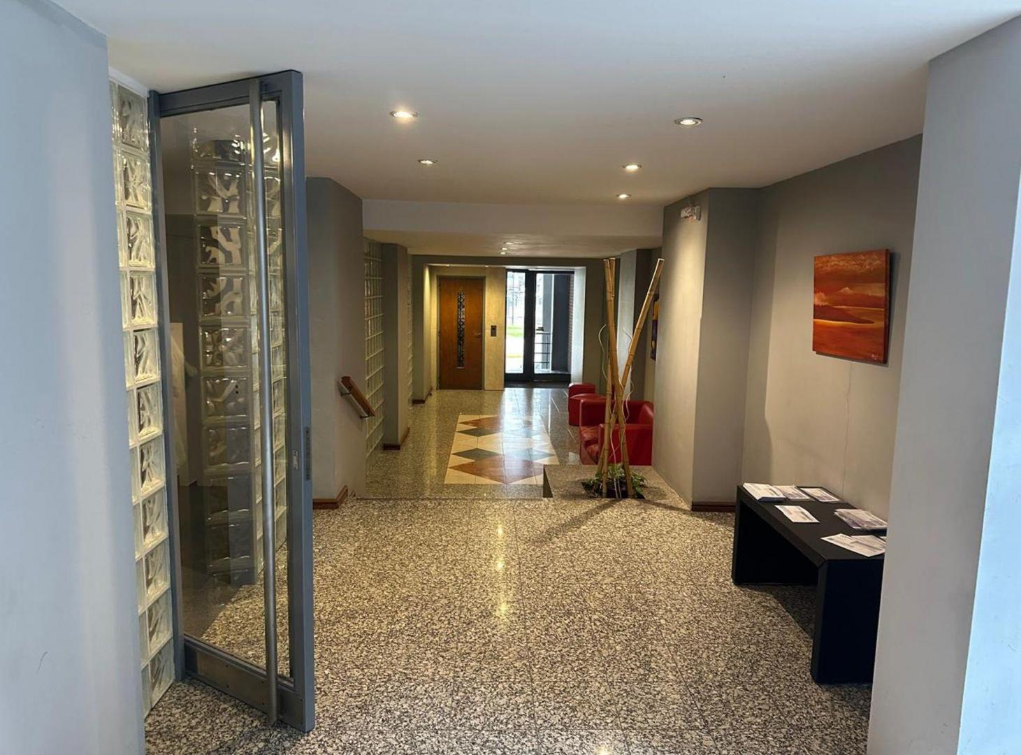 Foto de VENTA DEPTO 4 AMBIENTES CON COCHERA QUILMES CENTRO, imagen 2