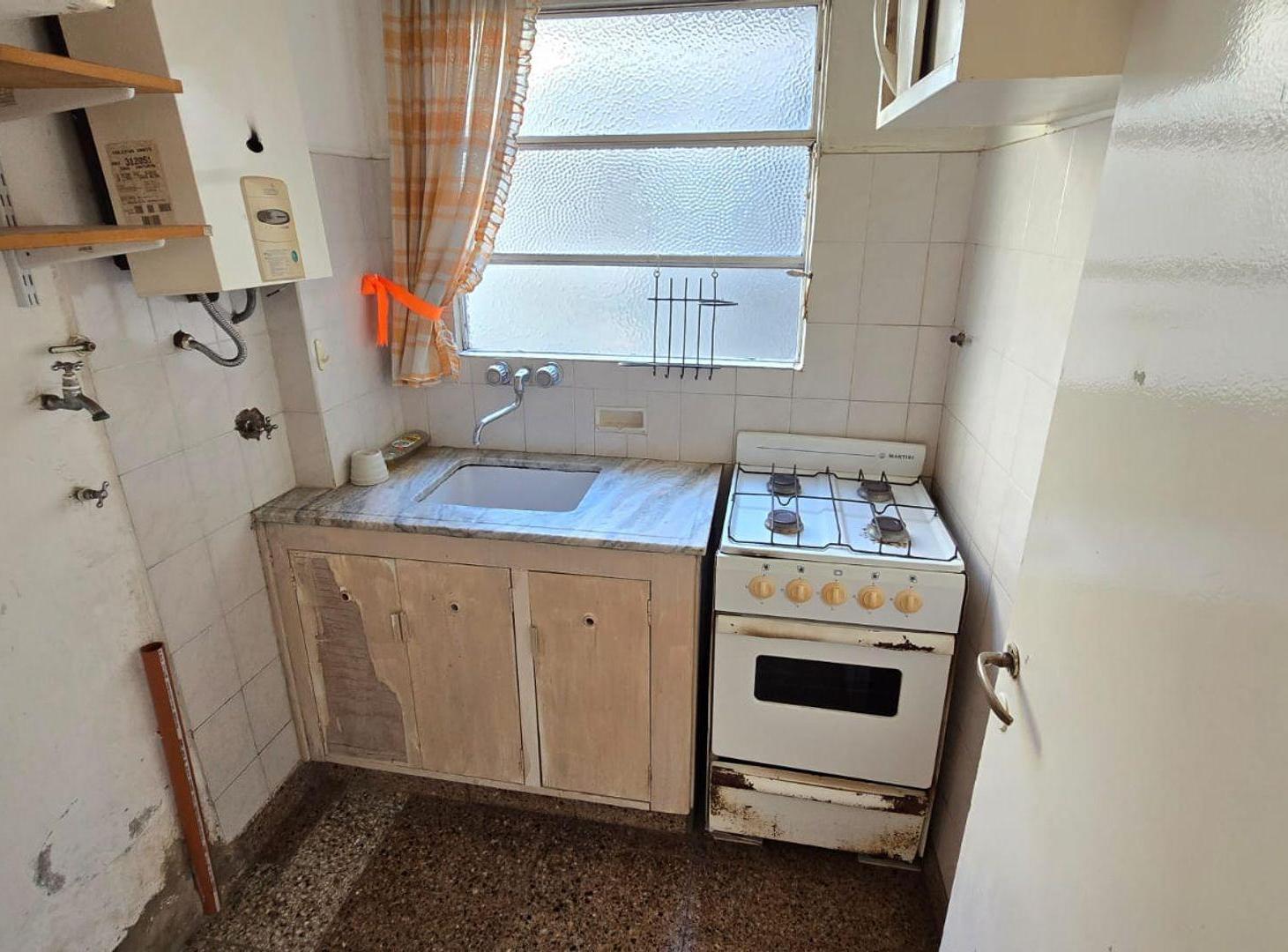 Foto de VENTA PH 3 AMBIENTES 3ERO POR ESCALERA FLORESTA, imagen 5