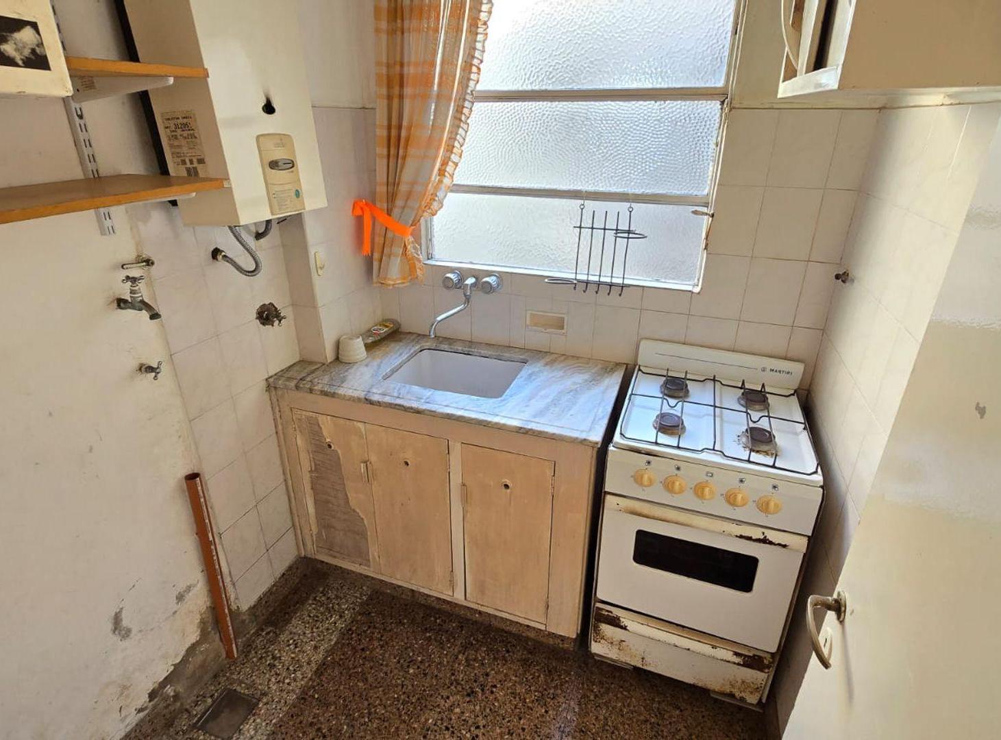 Foto de VENTA PH 3 AMBIENTES 3ERO POR ESCALERA FLORESTA, imagen 4