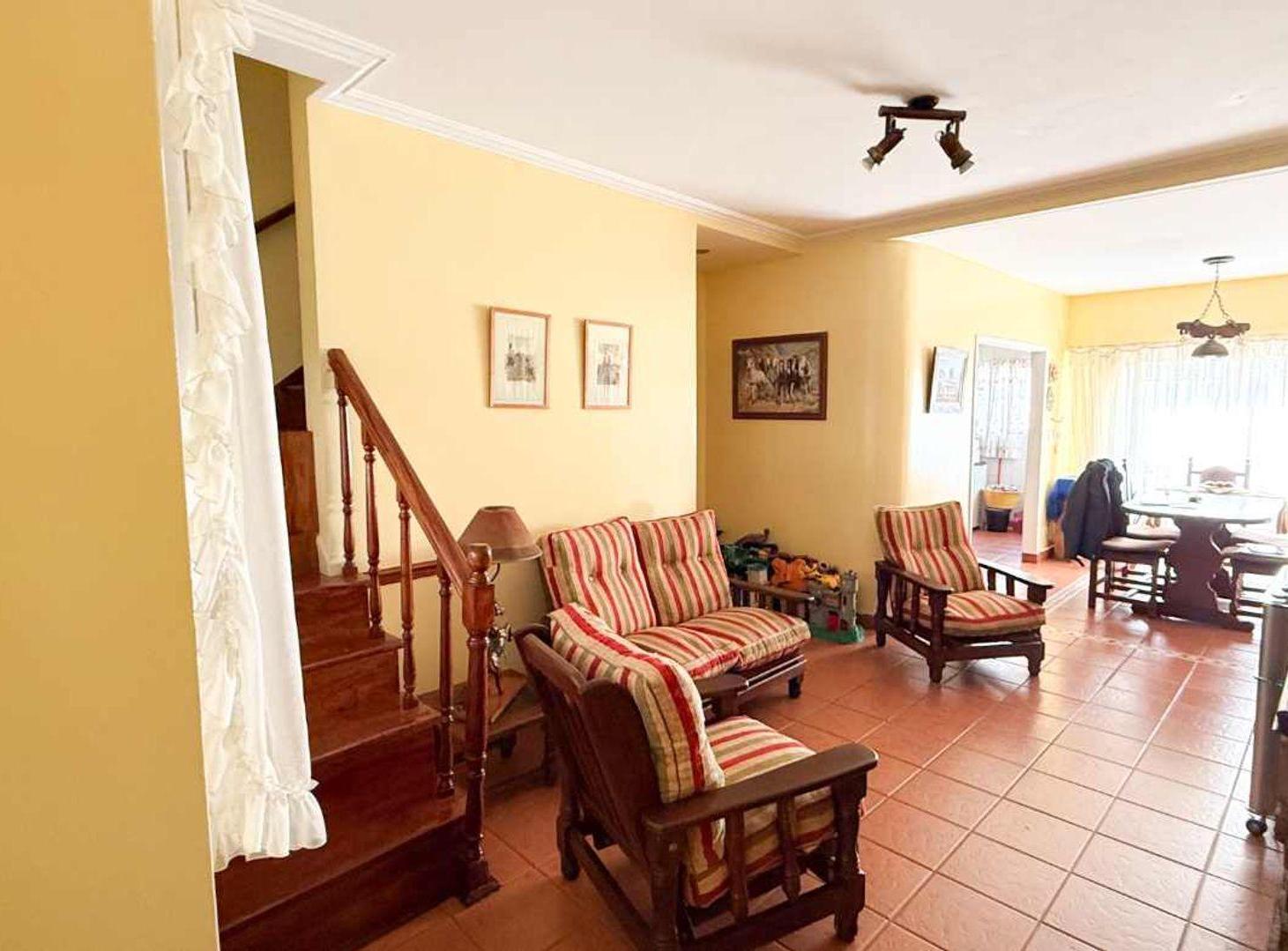 Foto de VENTA CASA 4 AMBIENTES COCHERA -RAMOS -CREDITO, imagen 1