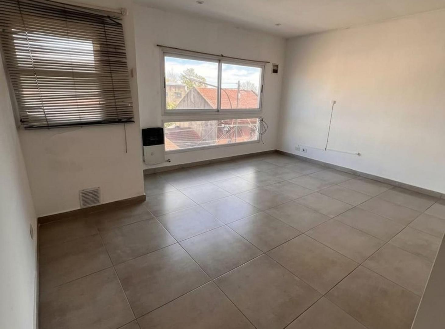 Foto de ALQUILER PH 2 AMBIENTE CASEROS SIN EXPENSAS BALCON, imagen 1
