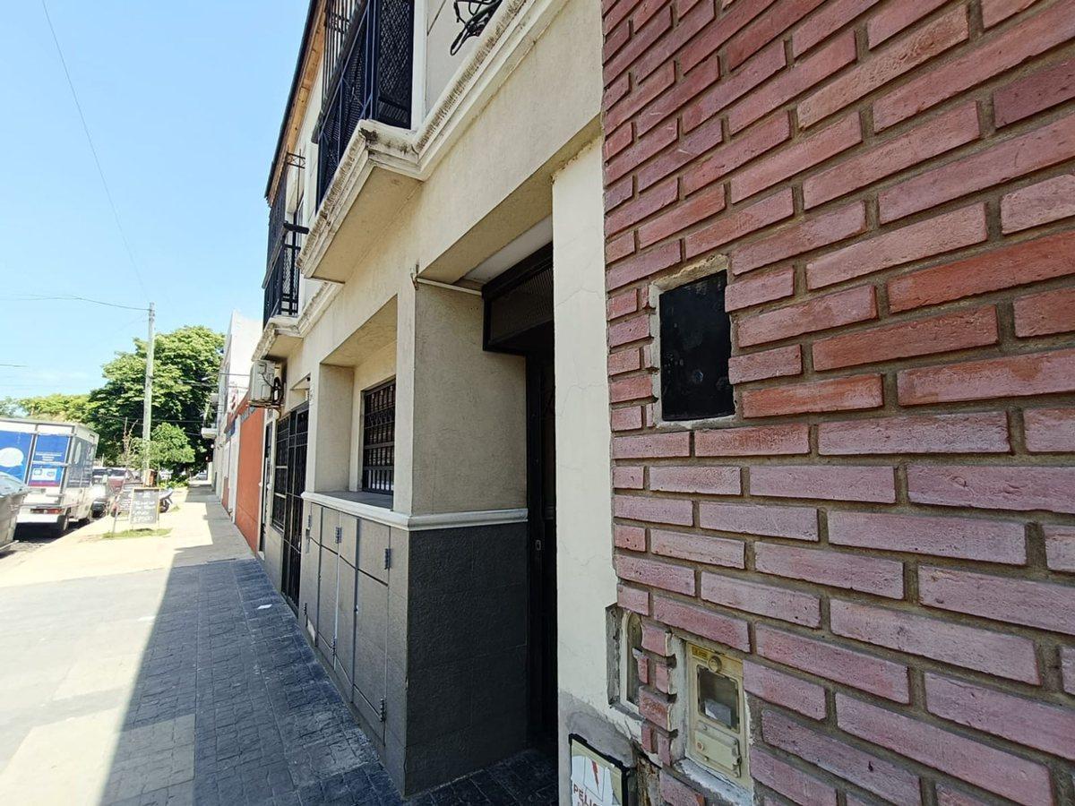 Foto de PH 2 AMB VENTA VELEZ SARSFIELD SIN EXPENSAS, imagen 2