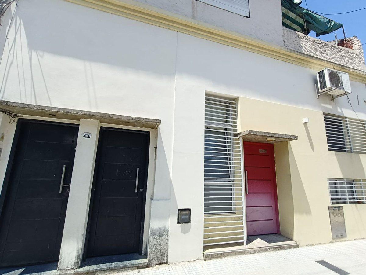 Foto de PH 2 AMB VENTA VELEZ SARSFIELD SIN EXPENSAS, imagen 1
