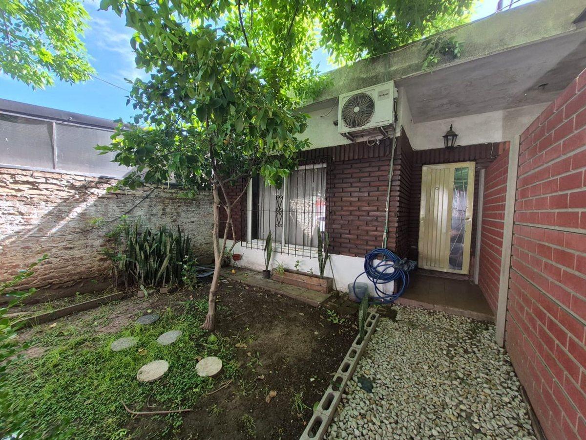 Foto de Venta Casa a Refaccionar Castelar Norte, imagen 5