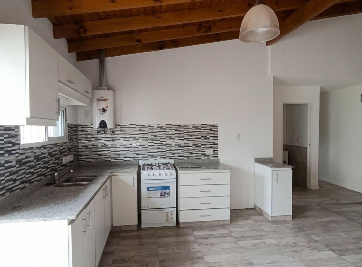 Foto de Venta Casa Multifamiliar 7 ambientes Lujan Jardin, imagen 5