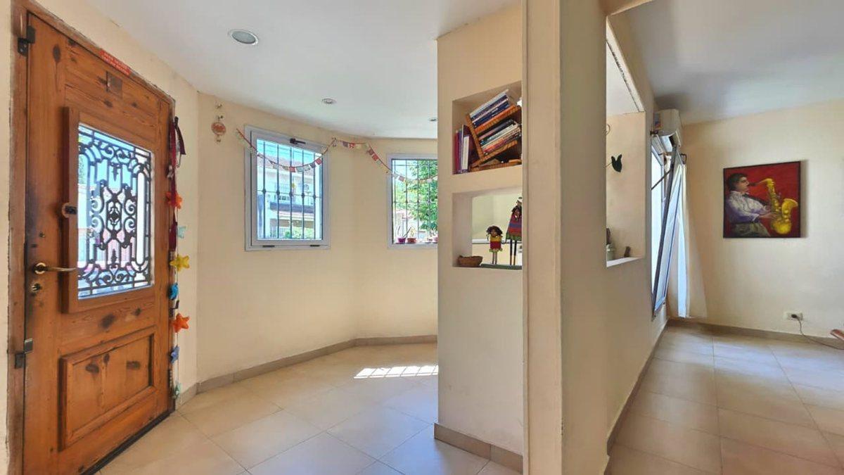 Foto de CASTELAR NORTE CASA VENTA 6 AMBIENTES JARDIN LUZ, imagen 5