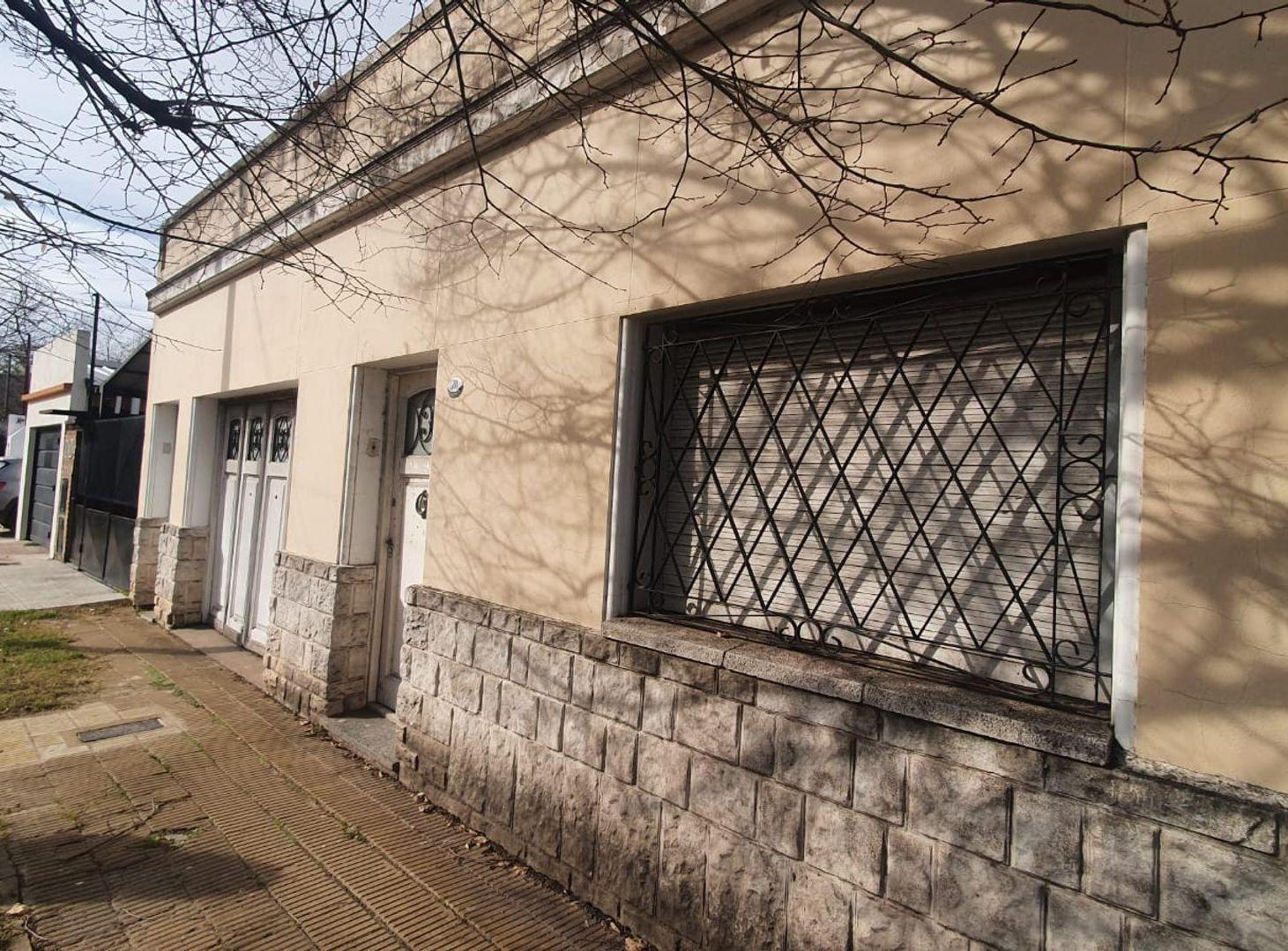 Foto de Casa en Venta en Ituzaingó a reciclar / Jardín, imagen 3
