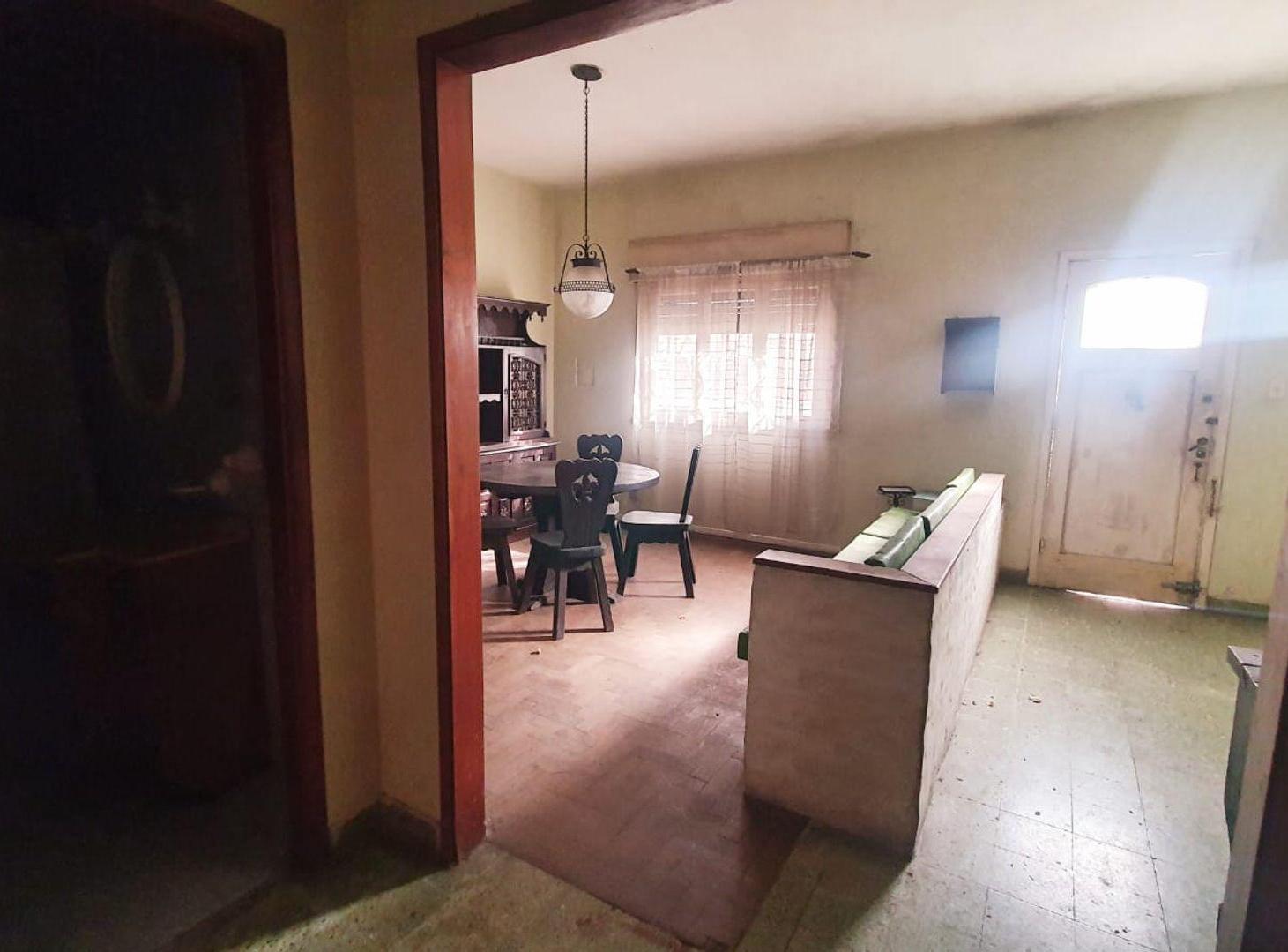 Foto de Casa en Venta en Ituzaingó a reciclar / Jardín, imagen 5