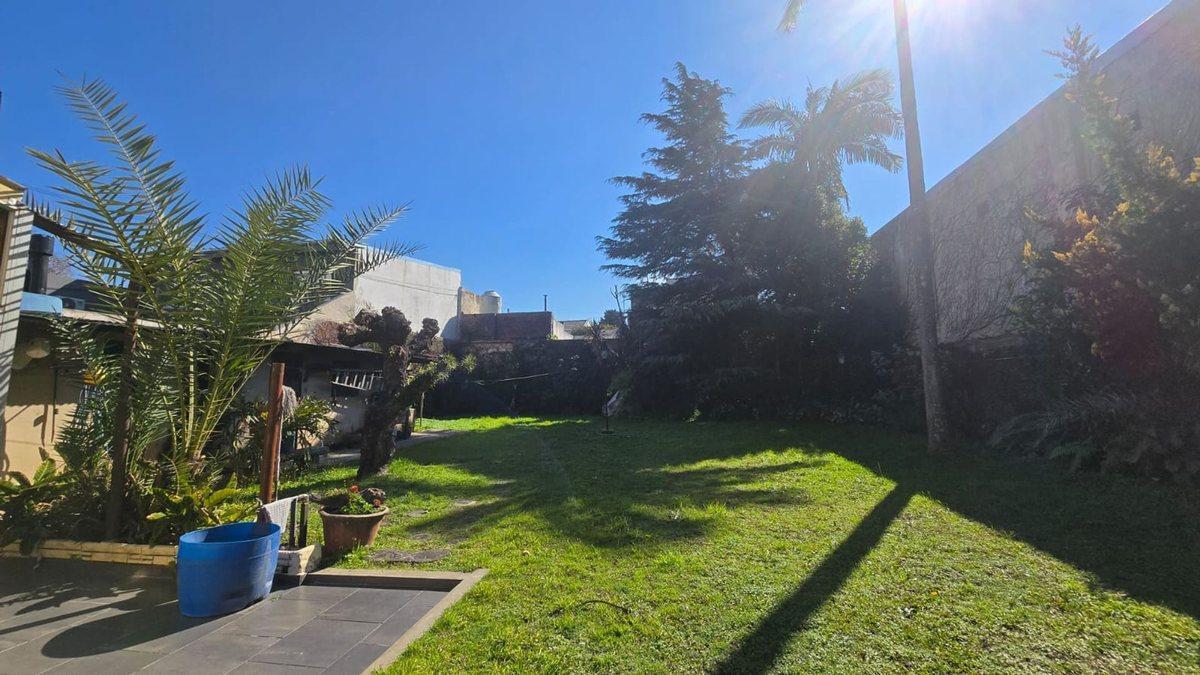 Foto de VENTA DOBLE LOTE MONTE CASTRO FONDO LIBRE, imagen 3